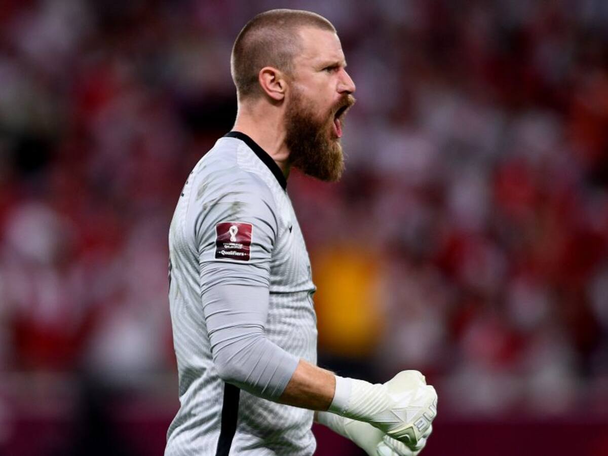 Redmayne explica por qué arrojó botella de Gallese: "Era matar o morir"