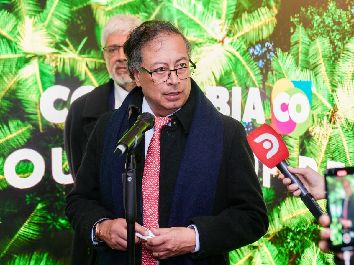 Petro pide a presidente de Nueva EPS priorizar construcción de sistema preventivo de salud