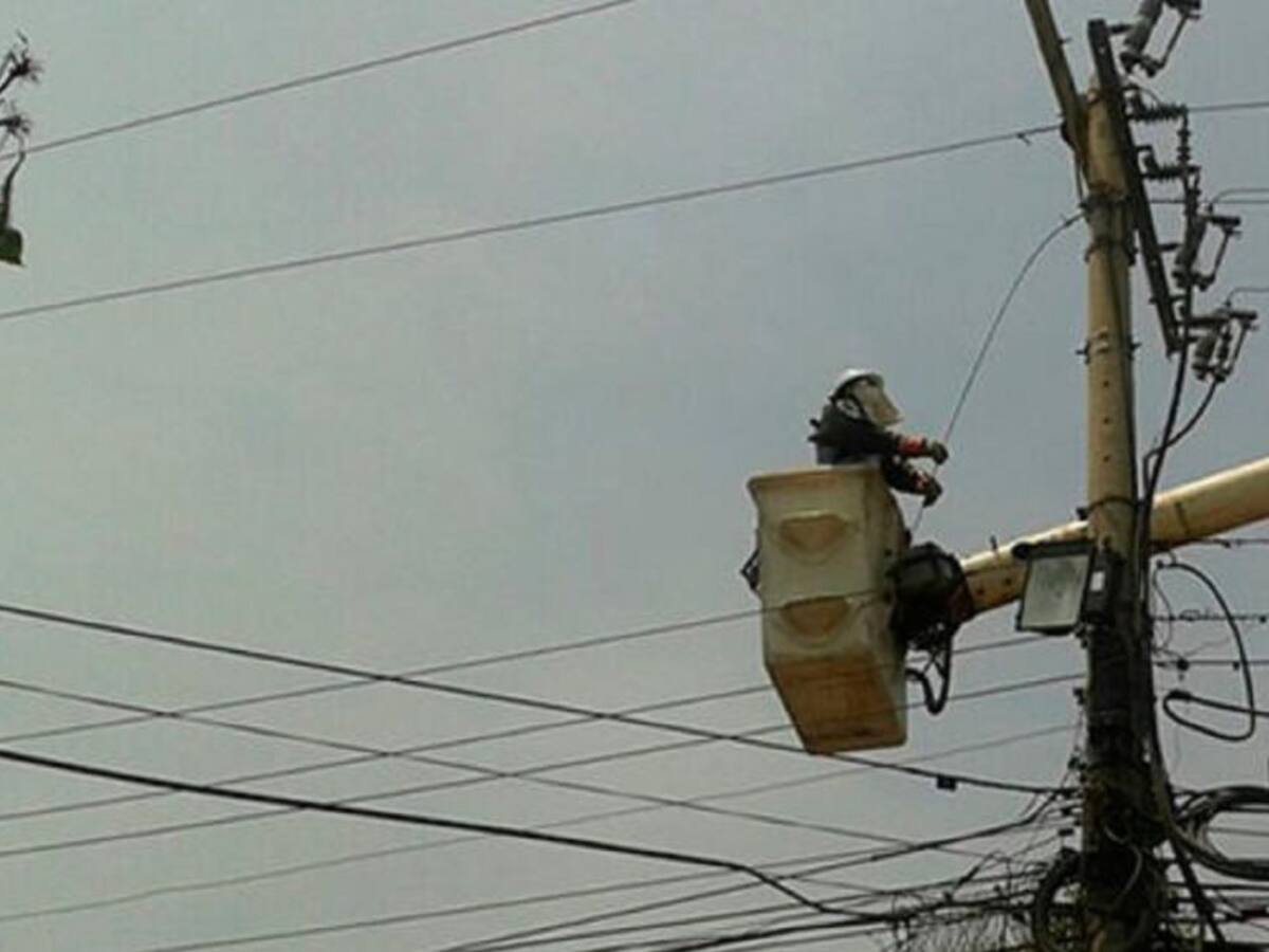 Diputado Carlos Reyes cuestionó servicio de energía en el Tolima