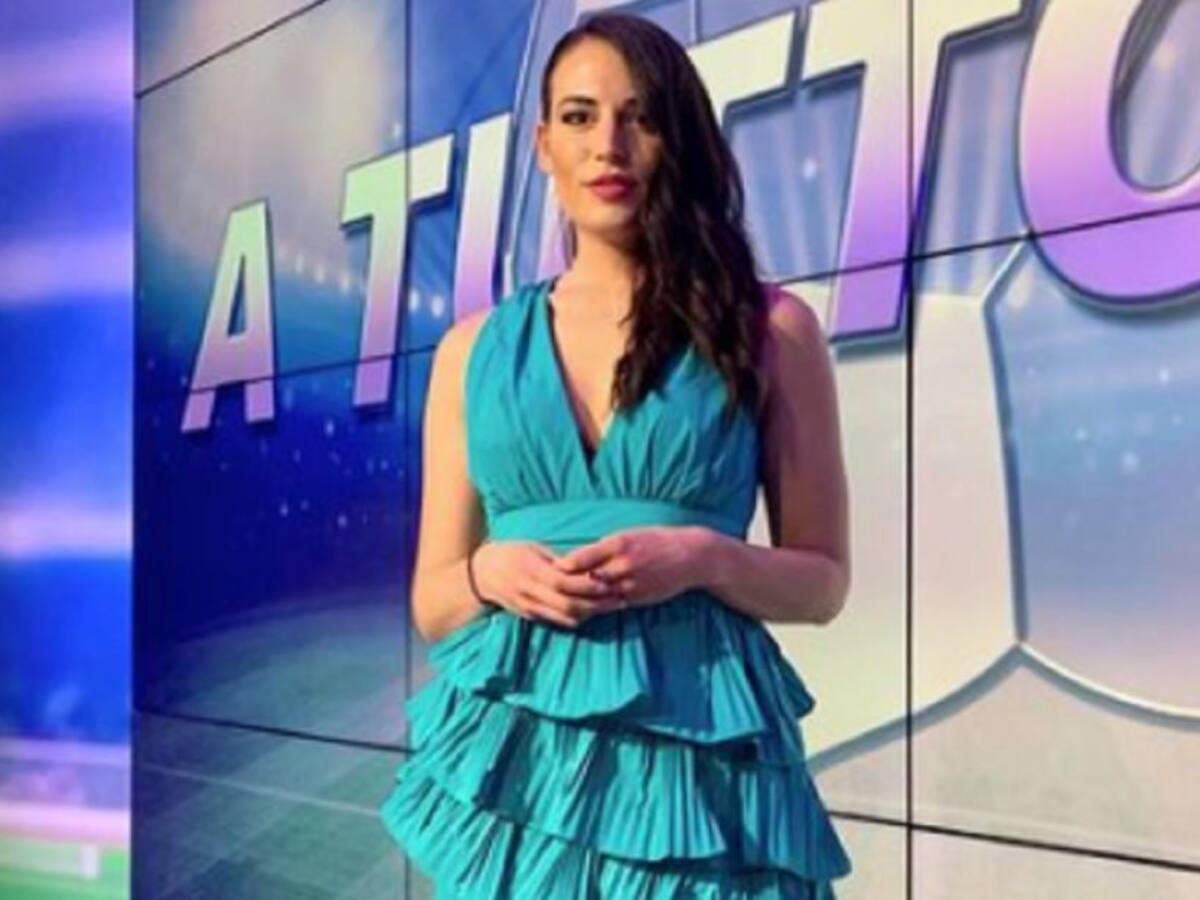 Periodista fue nalgueada mientras estaba transmitiendo en vivo