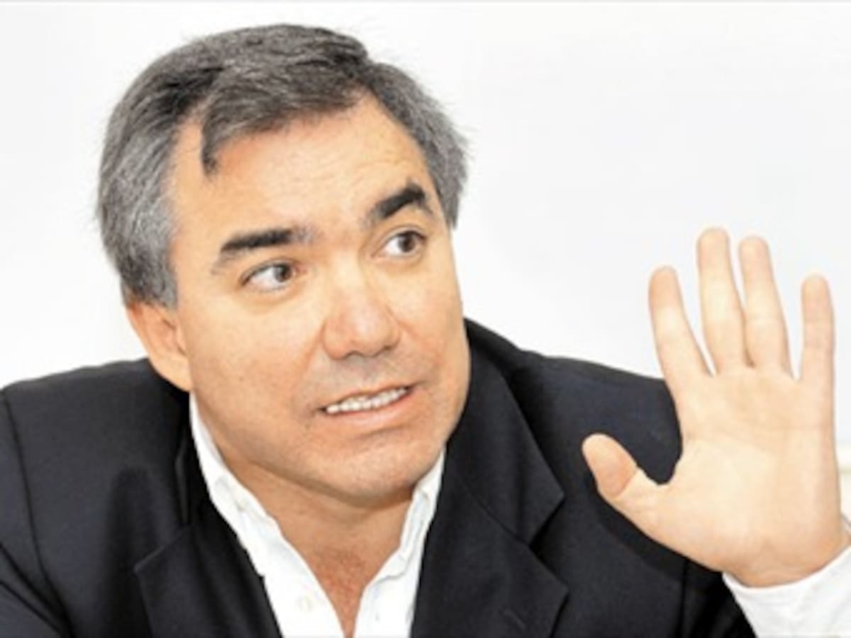Minprotección asegura que US$50 millones del contrato denunciado por Vargas Lleras se gastaron antes del gobierno Uribe