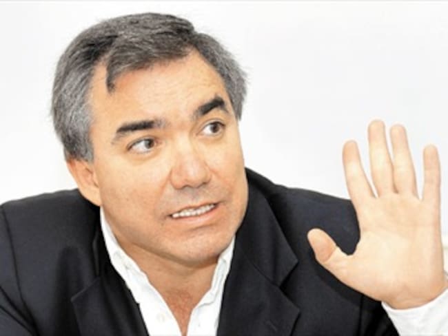 Minprotección asegura que US$50 millones del contrato denunciado por Vargas Lleras se gastaron antes del gobierno Uribe