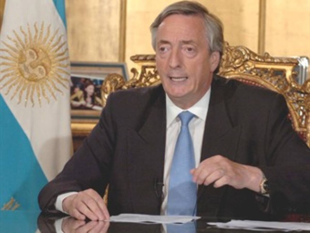 Ex presidente argentino supera con éxito cirugía