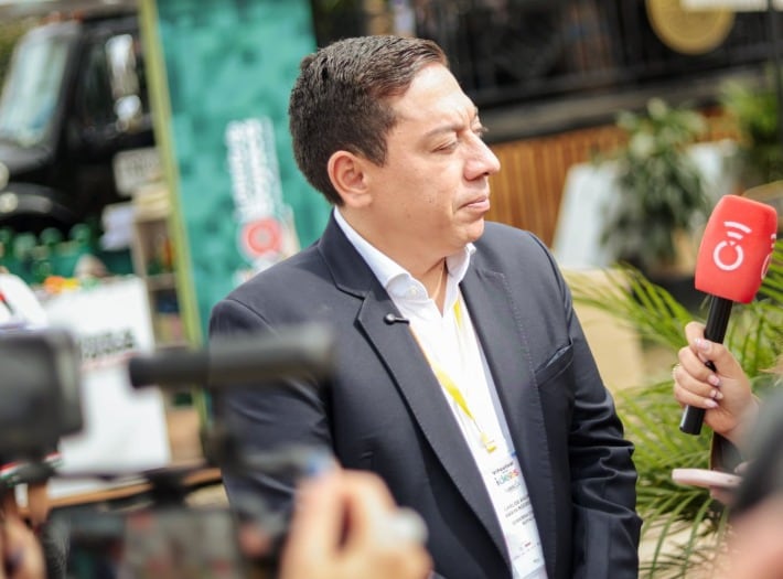 El gobernador pidió canales humanitarios para liberar a los policías secuestrados y confirmó que designará alcalde encargado en Villa de Leyva.