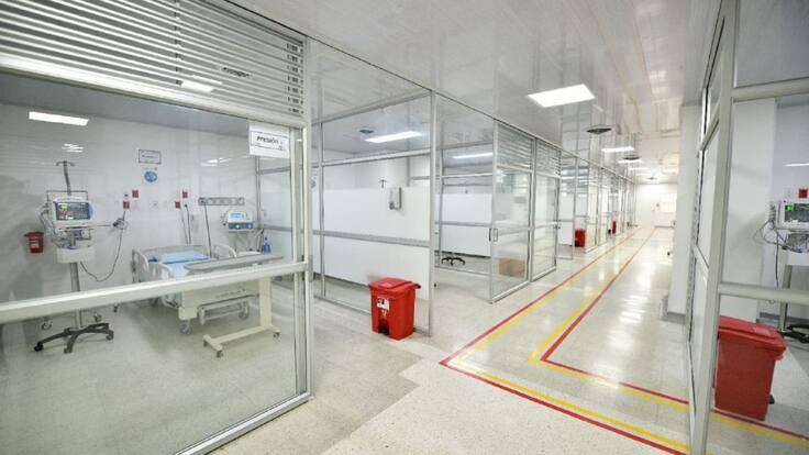 Entregan 18 camas UCI para pacientes COVID-19 en el Hospital Universitario