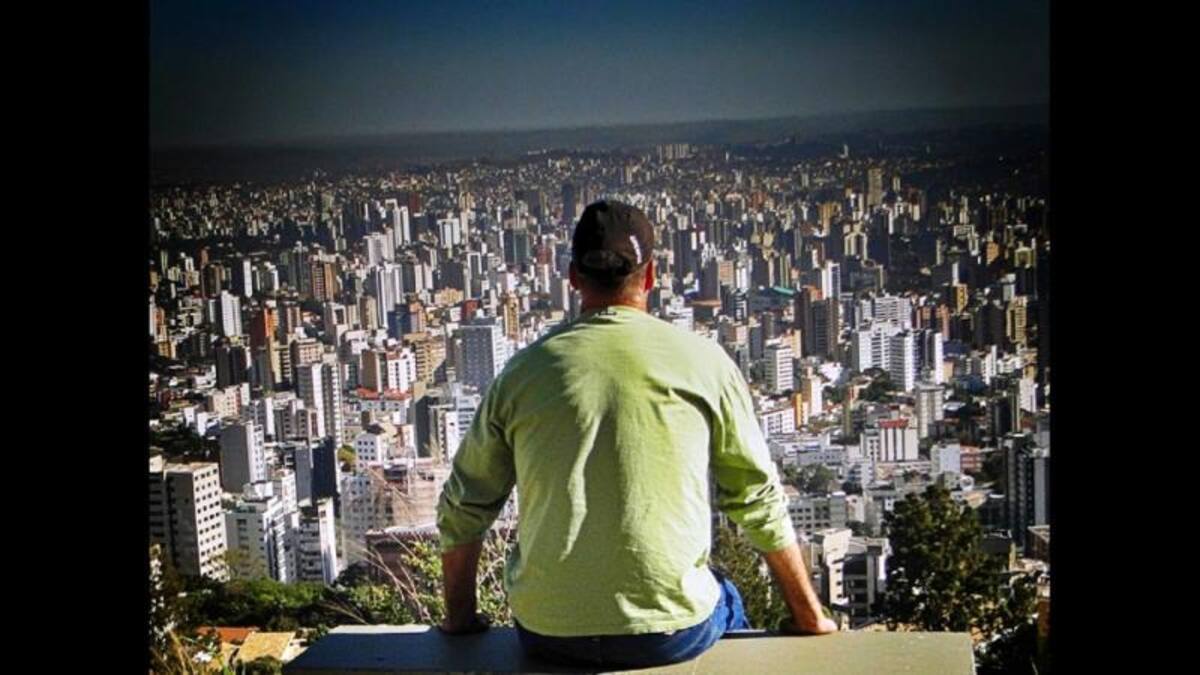 “Soy más belo-horizontino que los belo-horizontinos, mi ciudad escogida para vivir, donde nació mi familia, donde combato la desigualdad social. Belo Horizonte es la cuarta ciudad más desigual del continente, según la ONU”, explica Luis González.