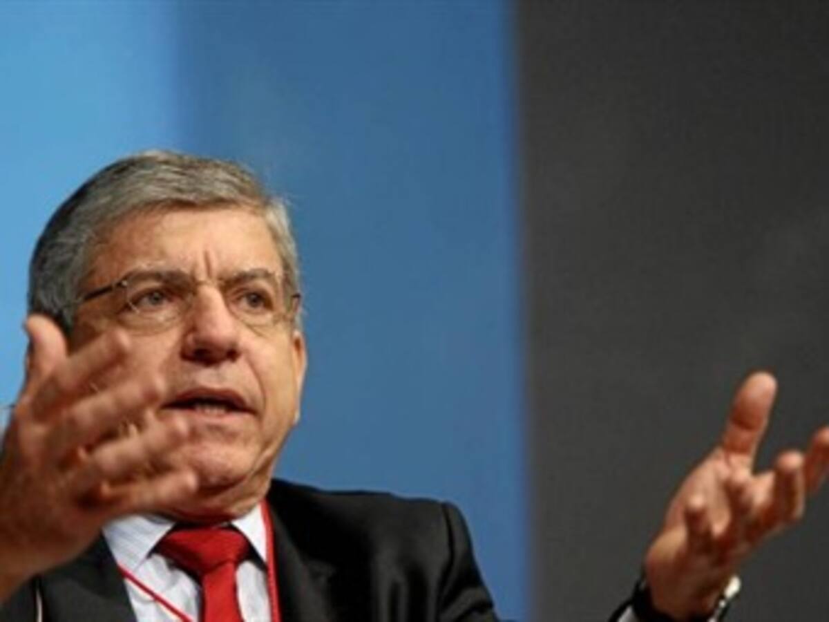 Expresidente Gaviria pide no cerrar la economía colombiana al mundo