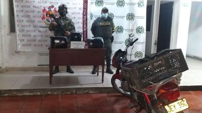 En operativos de registro y control adelantados en la vereda El Dinde, se logró el decomiso del estupefaciente.