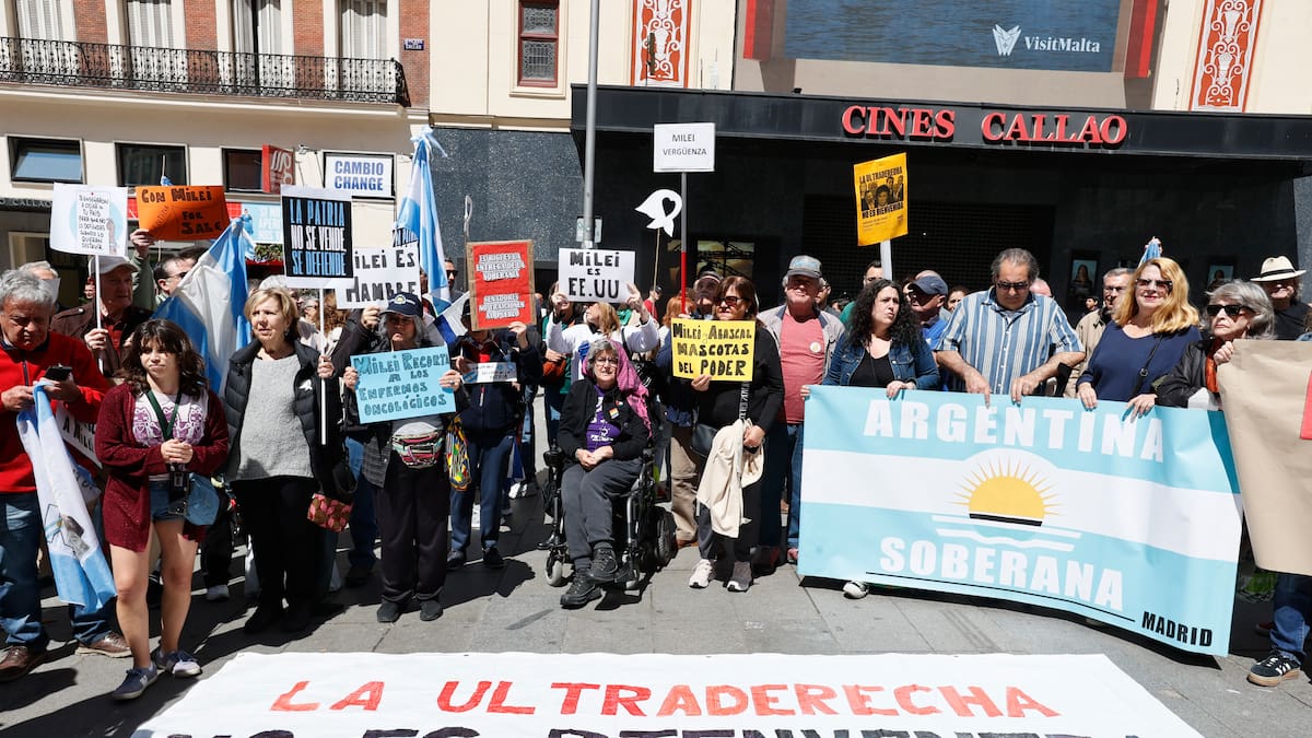 Argentinos se manifiestan en Madrid contra Milei y el "cónclave fascista" del domingo