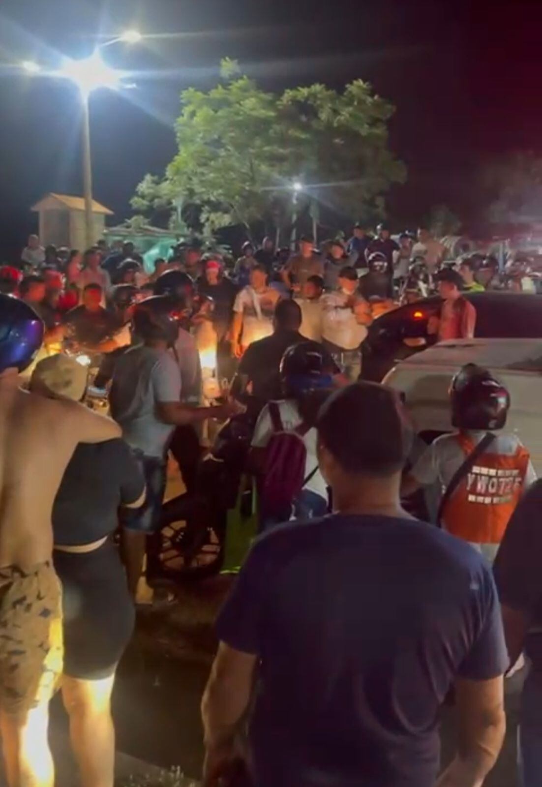 Paro de mineros y transportadores en la vía Cúcuta-El Zulia. / Foto: Cortesía.