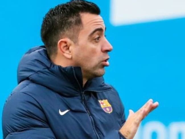 Xavi entrenando al Barcelona en 2021