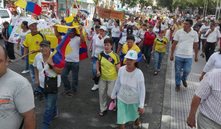 Los manifestantes buscan mediación del municipio.