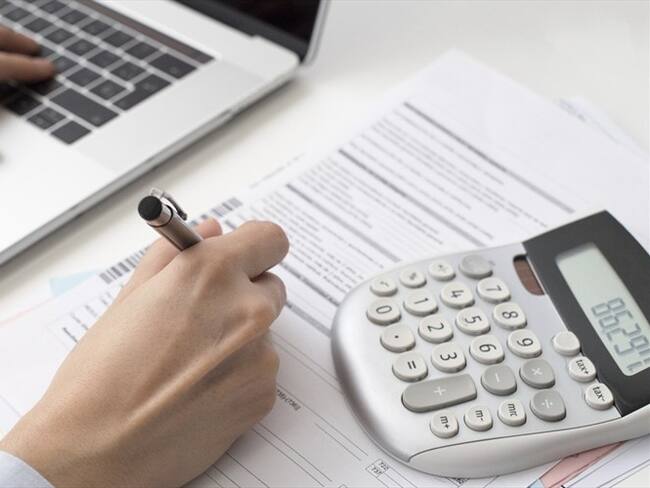 De los impuestos mencionados se resaltó que, en comparación con el mismo período de 2019, la Retención en la Fuente a título de Renta presentó un incremento del 22.1%. Foto: Getty Images