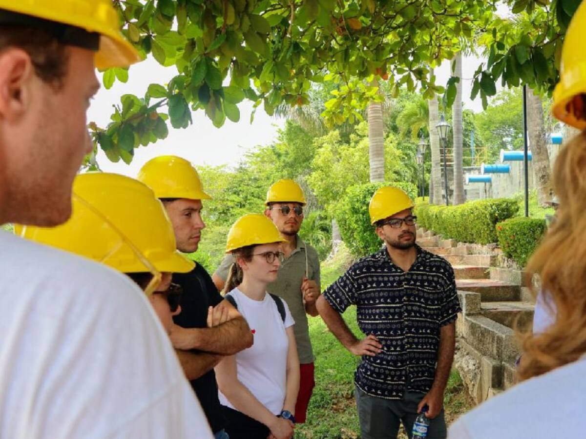 Universitarios franceses admiran potabilización de agua en Cartagena