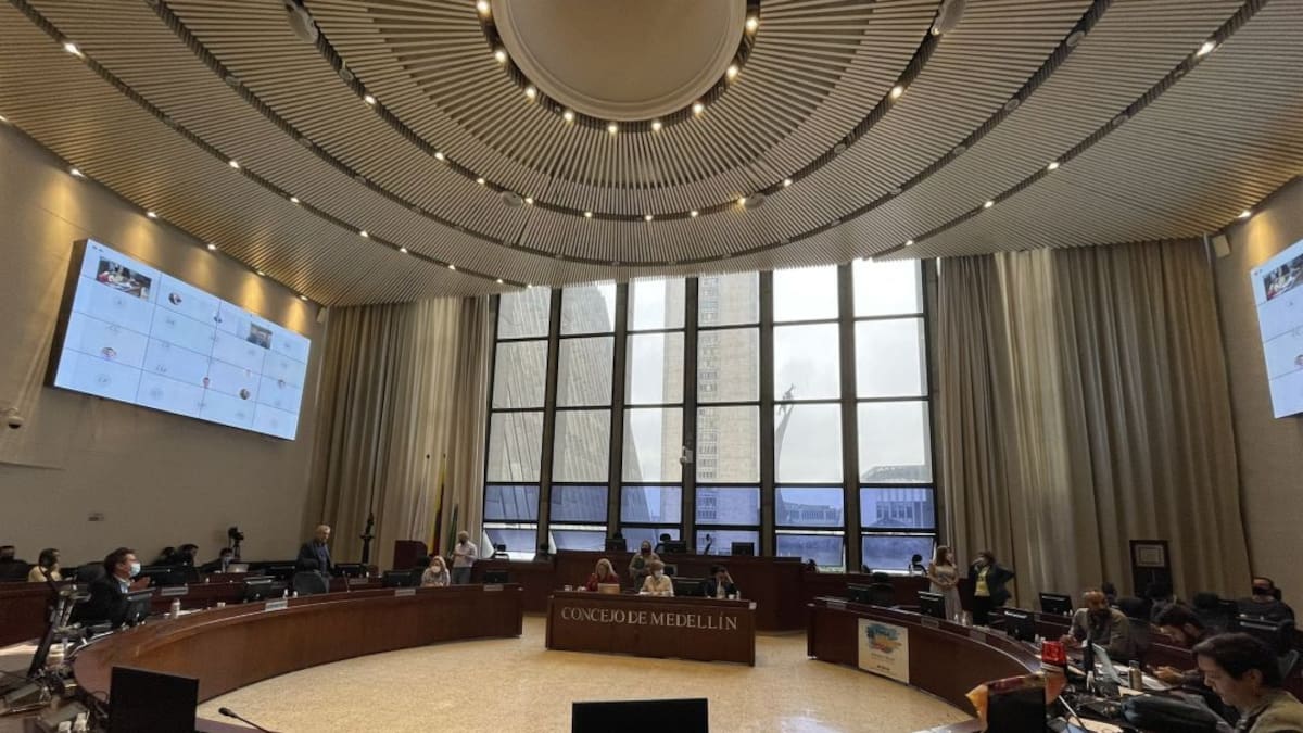 Debate sobre venta de UNE vuelve al Concejo de Medellín