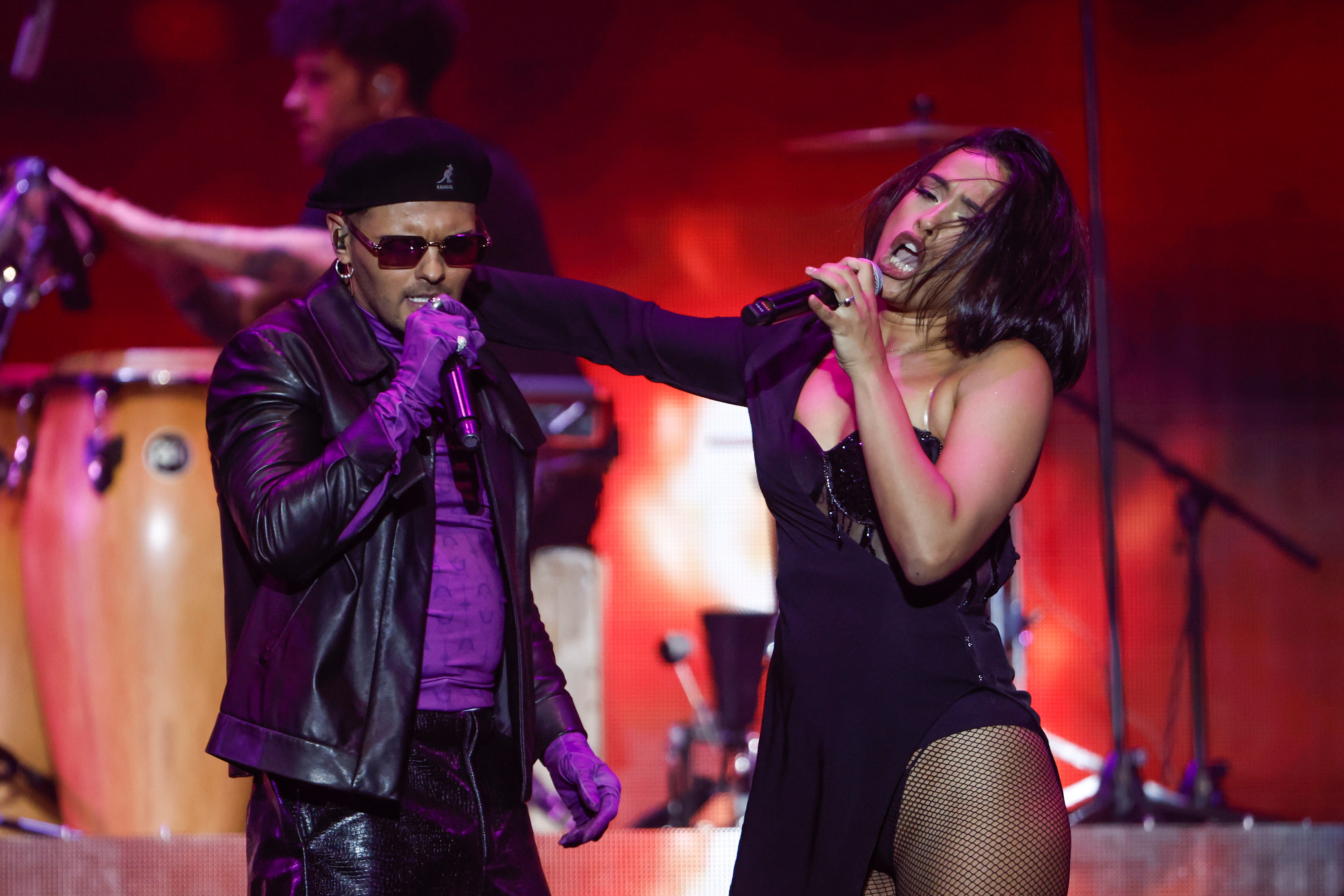 MADRID, 14/09/2023.- Los cantantes Abraham Mateo y Chanel durante el concierto que ofrecen en la fiesta Vive Dial, hoy jueves en el WiZink Center, en Madrid. EFE/Sergio Pérez