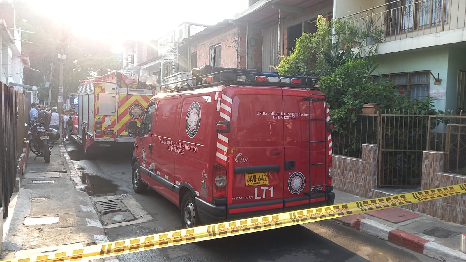 Barrio el Guabal en Cali, atención a incendio estructural / Foto: Bomberos voluntarios de Cali - referencia