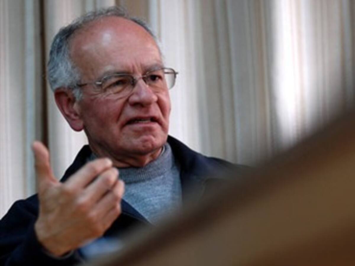 El DAS tenía registros financieros y migratorios del padre Javier Giraldo y otros directivos del Cinep