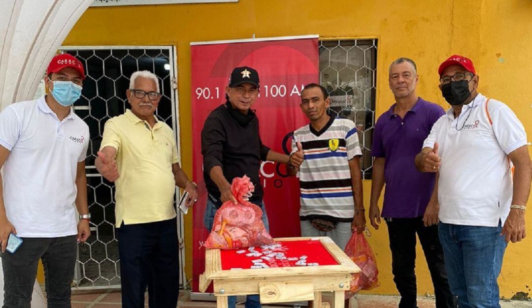 Caracol Radio y la comunidad