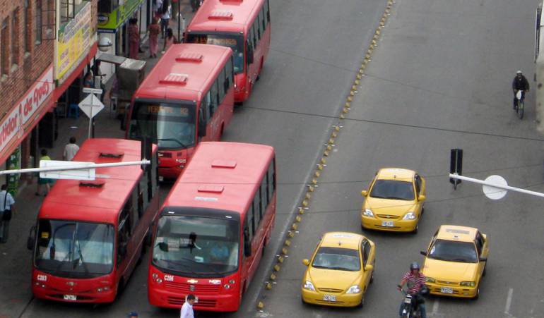 Los conductores de transporte público y ciudadanos de Armenia rechazan el cobro por la música que suena en el transporte público