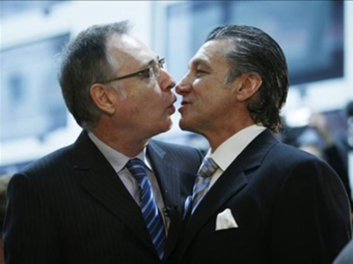 Un actor y un abuelo, primer matrimonio gay con todas las de la ley en Argentina