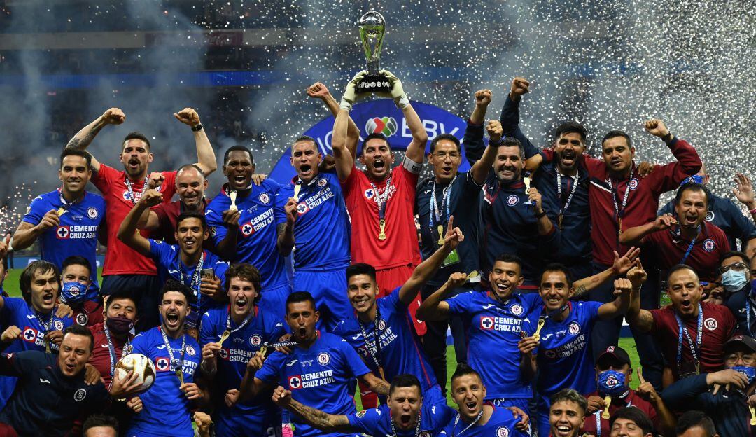 La 'Máquina cementera' festeja su noveno título de la Liga mexicana.