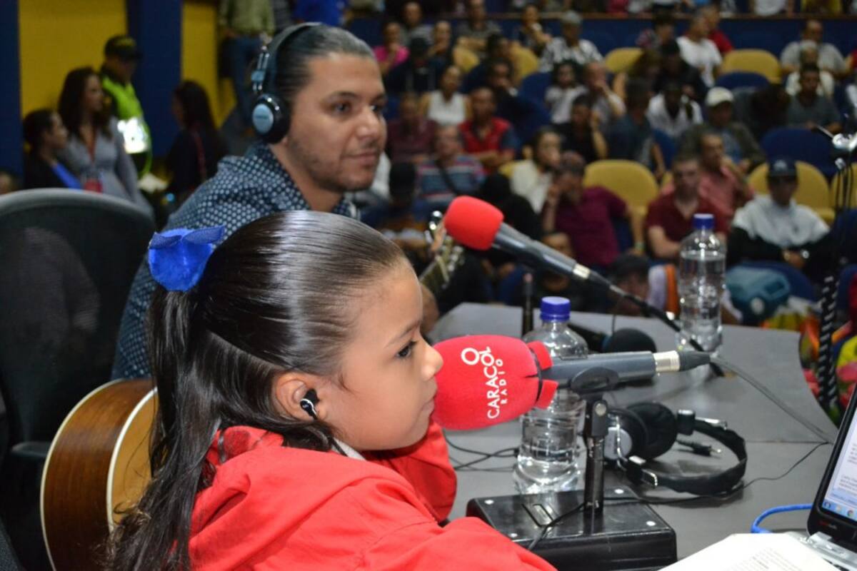 Si usted quiere ver cómo se hace 6AM Hoy por Hoy, de Caracol Radio, vaya al Auditorio Comfamiliar Risaralda, desde donde se origina esta emisión del viernes 24 de agosto de 2018. Allí participe en concursos y rifas, entre ellas una bicicleta y una moto eléctrica.