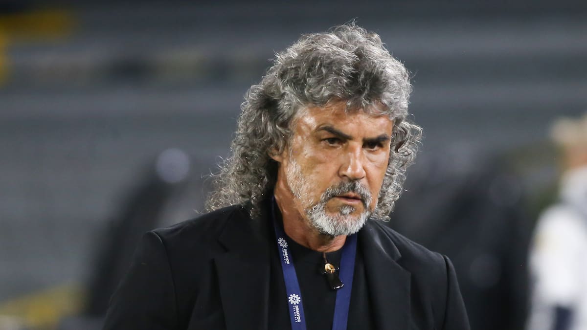 Leonel Álvarez estalla públicamente contra la dirigencia de Emelec