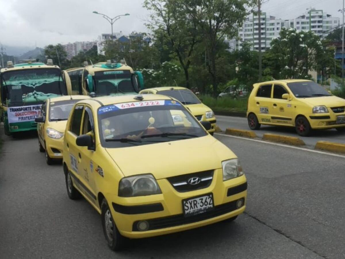 Levantan el paro de transportadores