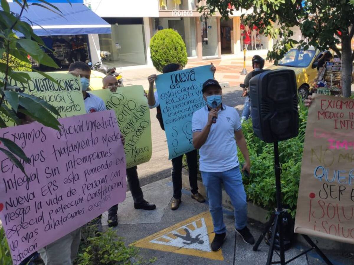 Protesta contra EPS por suspensión de tratamientos