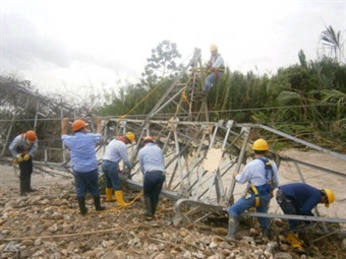 Atentado contra una torre de energía provocó apagón en Arauca