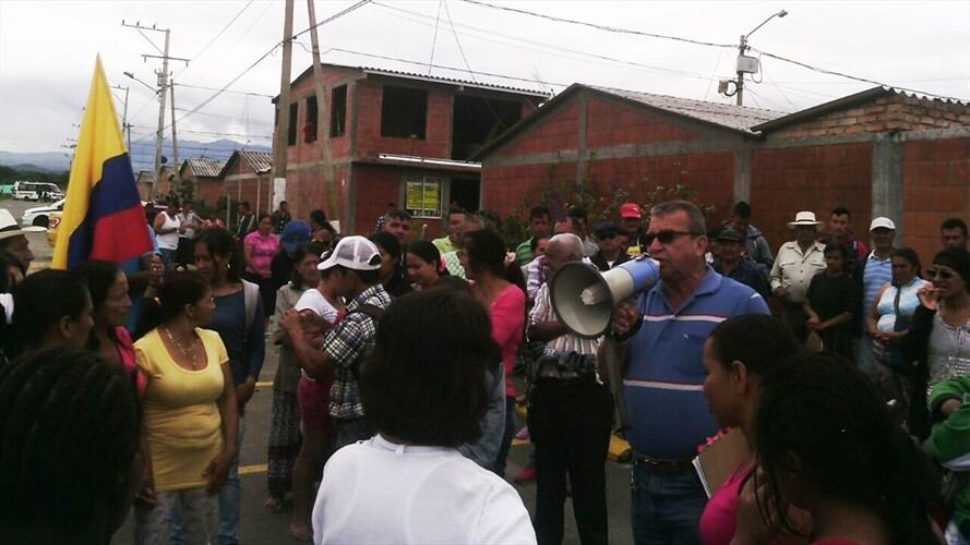 Comunidad se manifiesta para evitar la instalación de la primera PTAR en Popayán. Foto: Libardo Zambrano