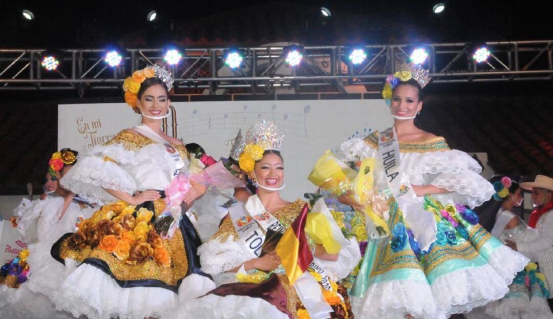Renunció a su título la reina Nacional del Bambuco.