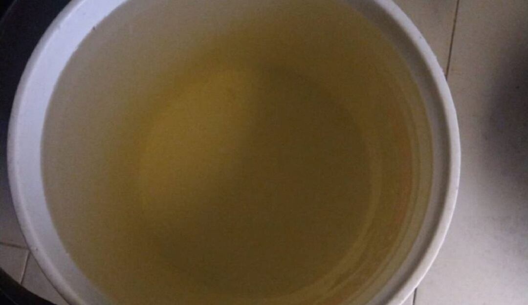 Usuarios reportan cambio de color en el agua. Cortesía