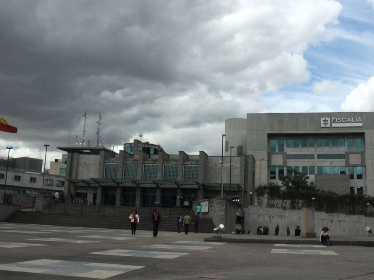 Exembajador Sanclemente rindió interrogatorio por 'narcofinca'