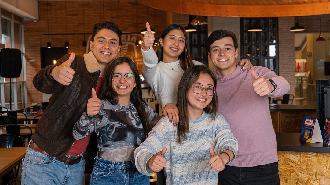 Bavaria ofrece oportunidades laborales para jóvenes talentos universitarios en Colombia