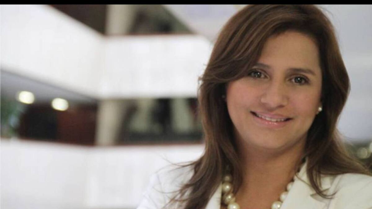 Paola Holguín renuncia a precandidatura para apoyar a Óscar Iván Zuluaga