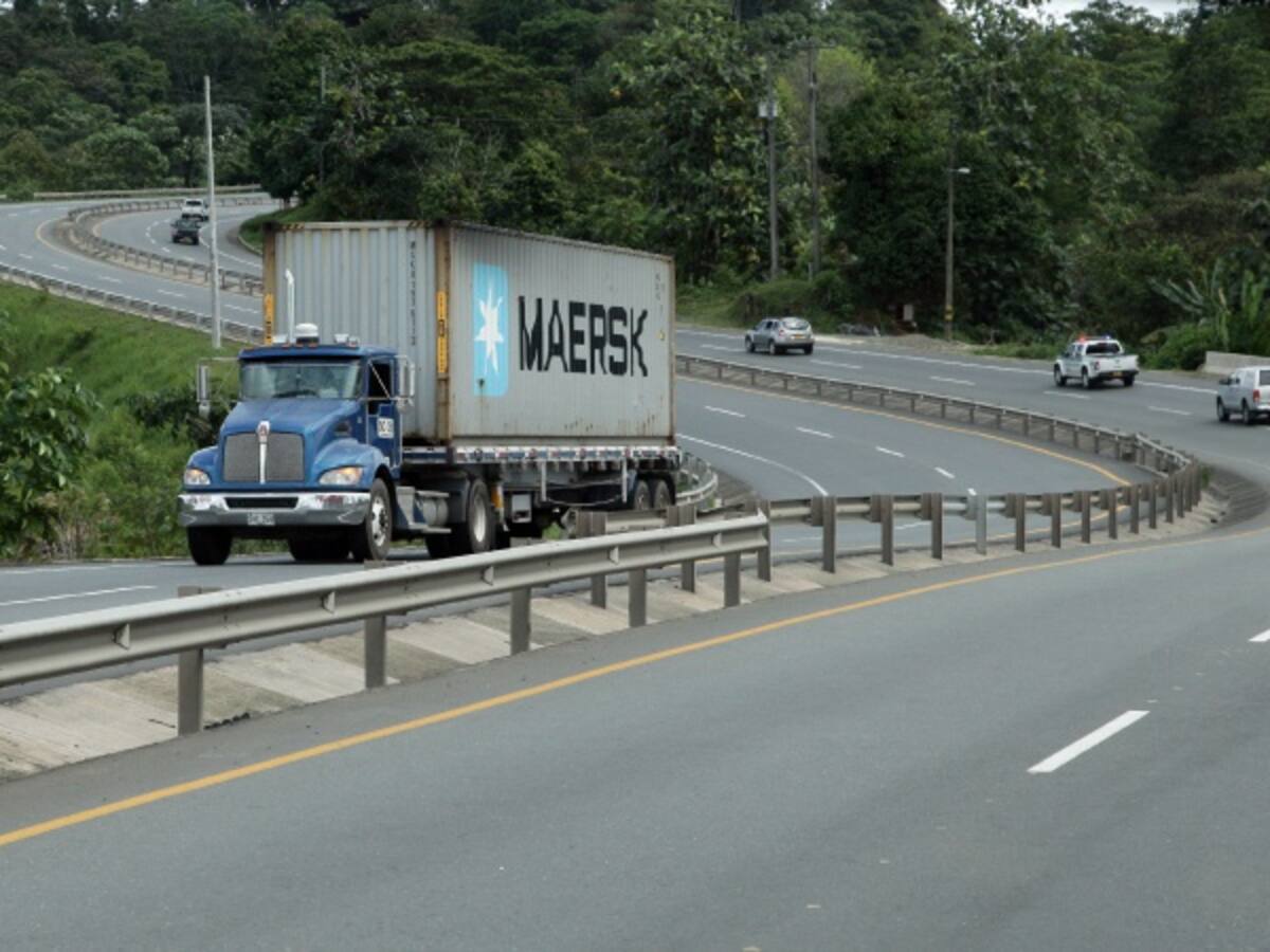 Más de 8.000 policías garantizan seguridad y movilidad en vías por vacaciones