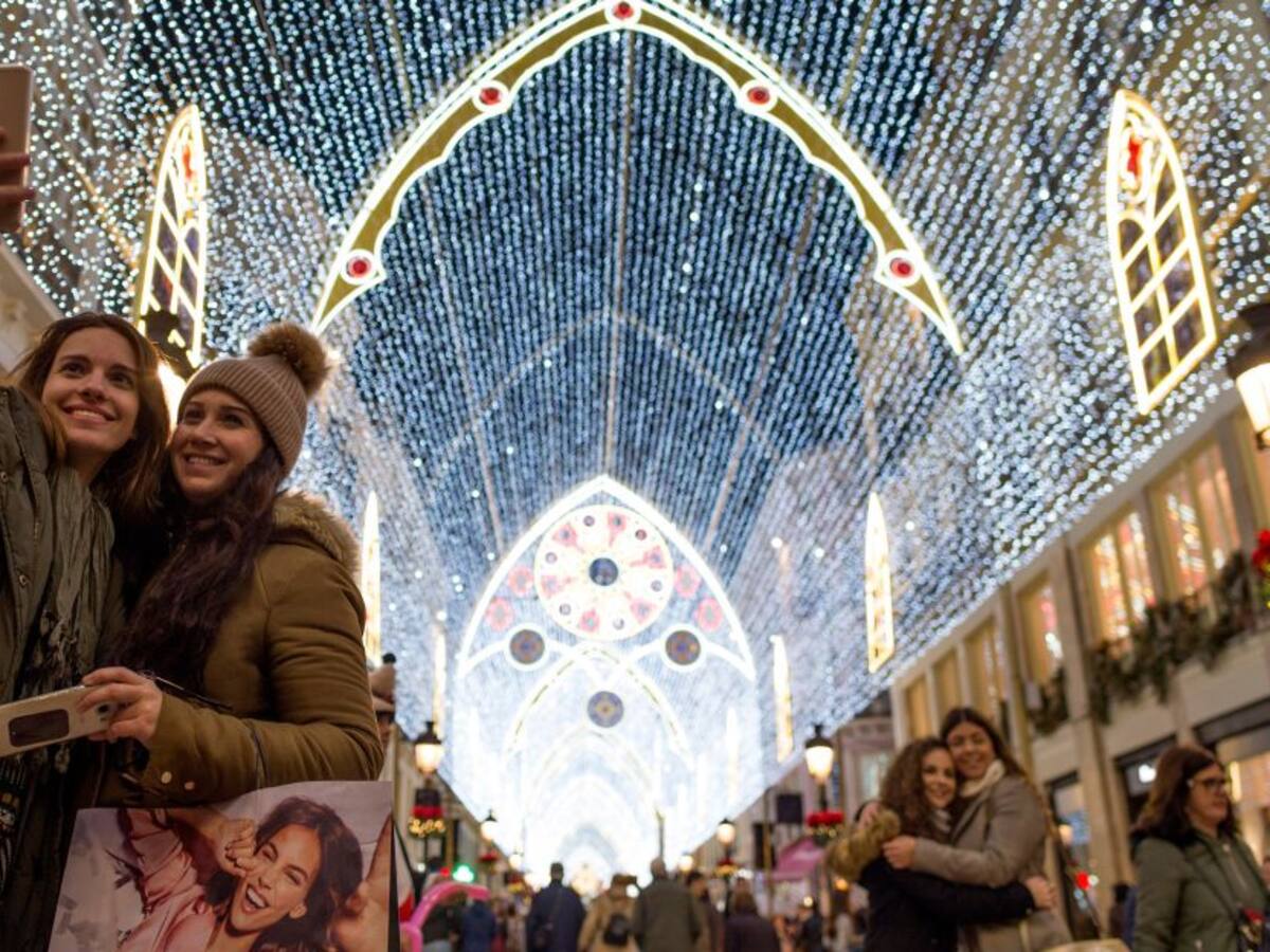 Meme, selfi y viralizar, las nuevas palabras en el Diccionario de RAE