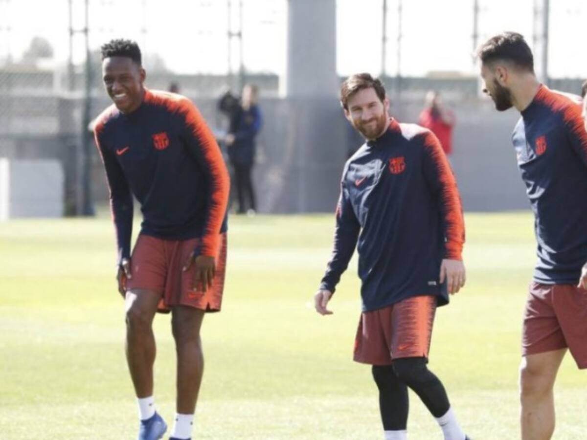 Yerry Mina se divierte jugando al 'bobito' con las estrellas del Barcelona