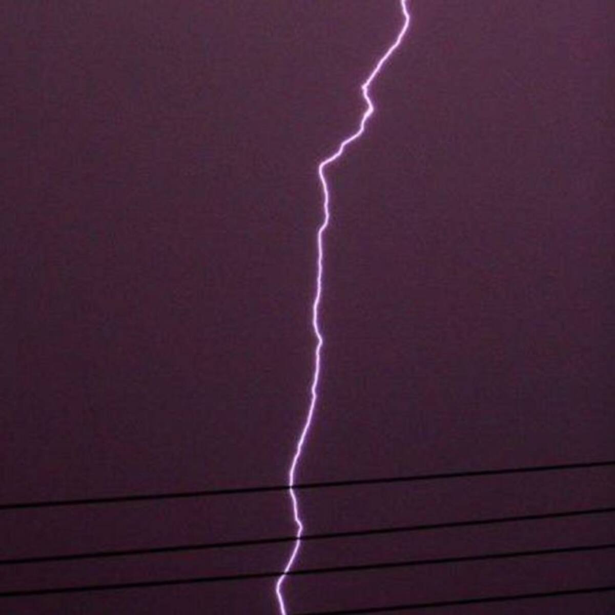 En medio de la lluvia murió un joven por un rayo en La Tebaida