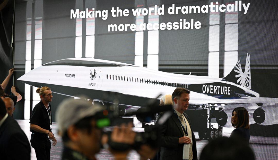 Avión Overture