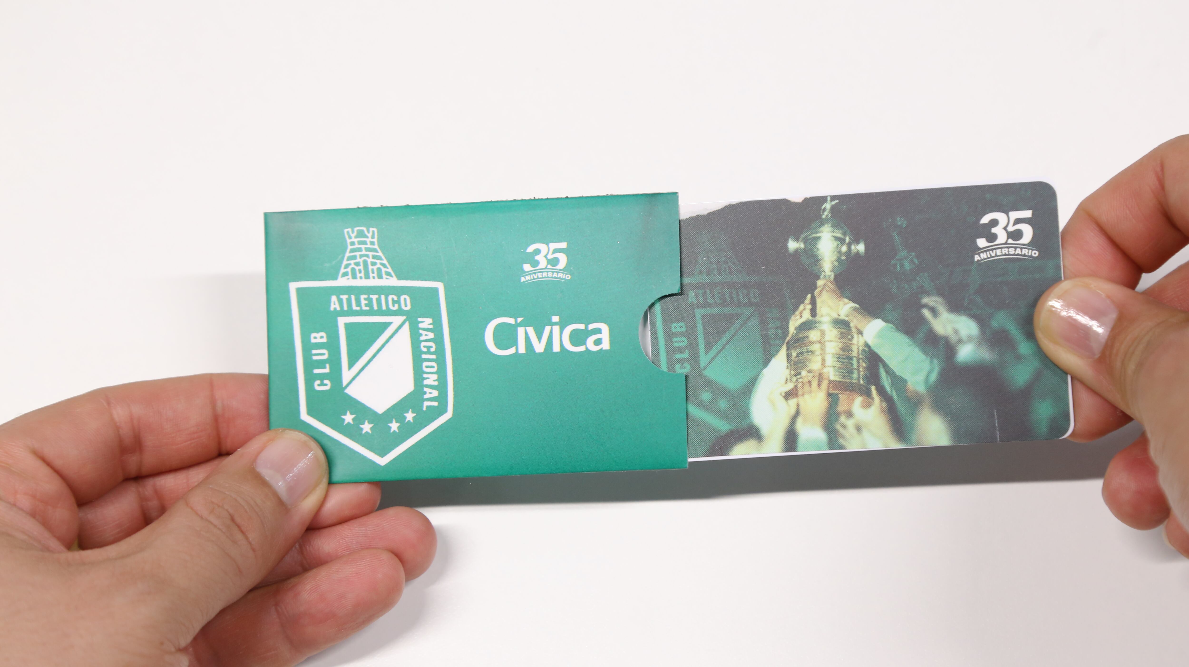 Tarjeta cívica en conmemoración a los 35 años de la Copa Libertadores. Foto: Cortesía: Metro
