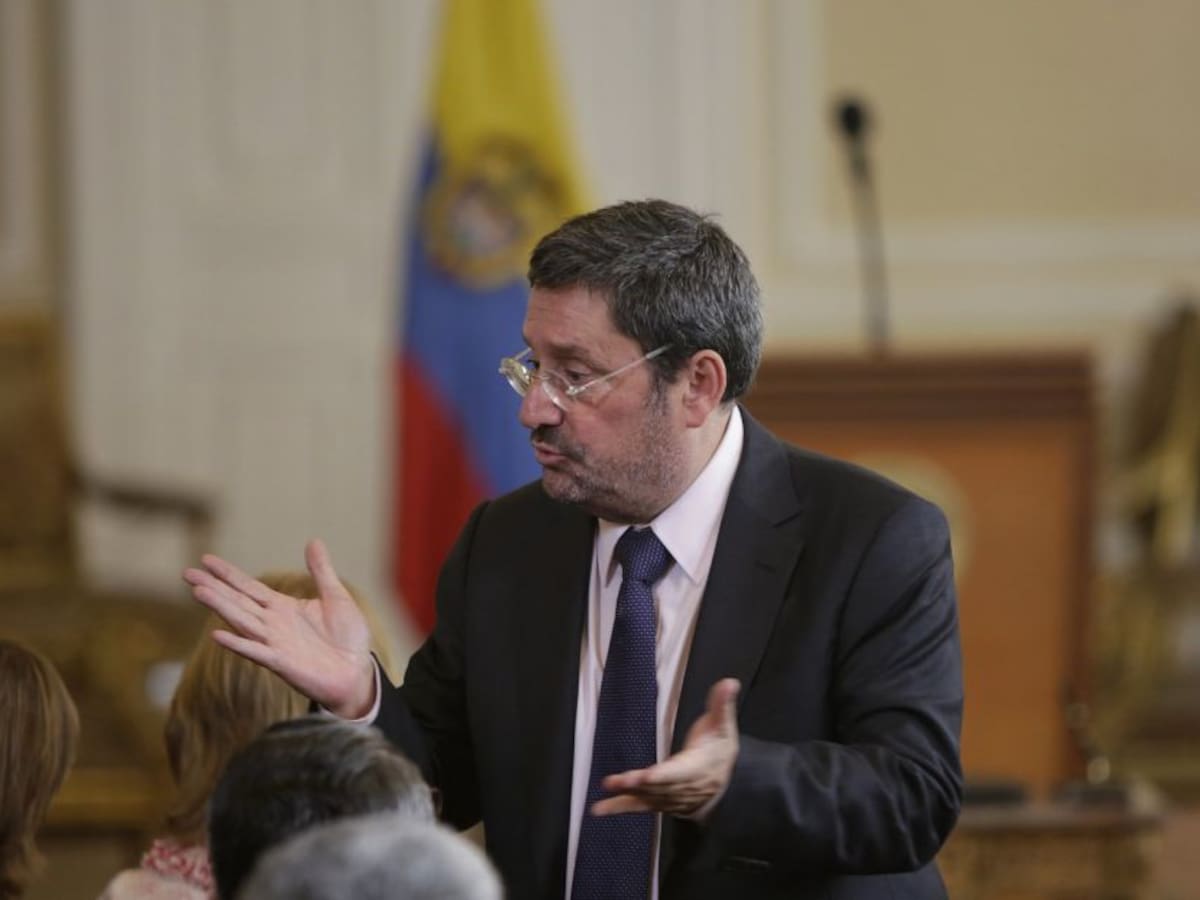 "Seguimos siendo grandes amigos", Carlos Holmes Trujillo sobre Pacho Santos