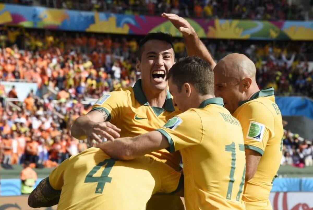 Robben y Van Persie marcaron para los del Van Gaal, Cahill y Jedinak anotaron para los australianos.