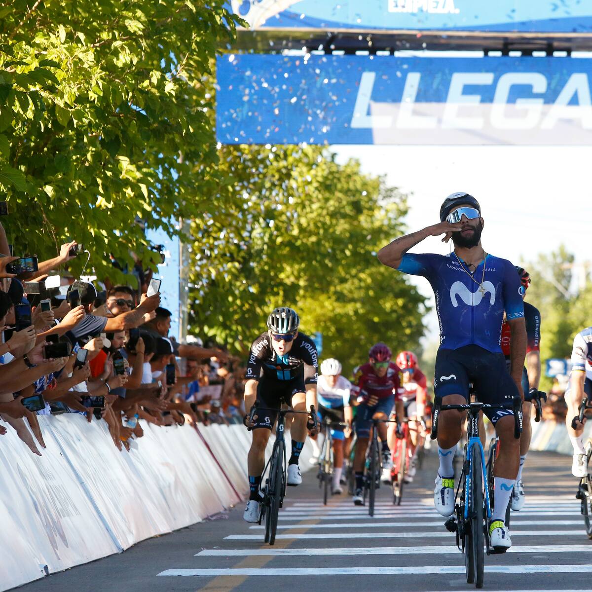 Fernando Gaviria ganó su primera carrera con el Movistar y es líder de San Juan