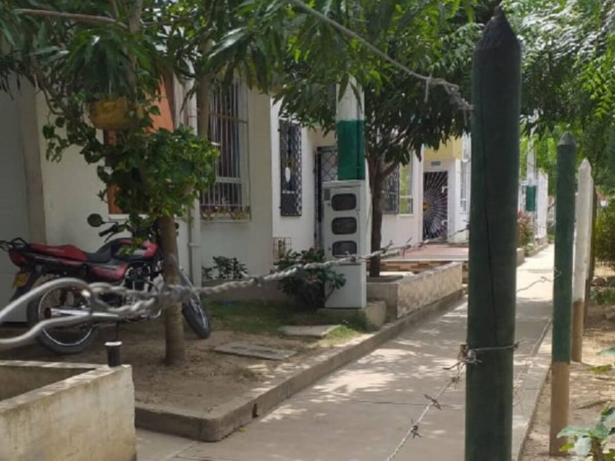 Inconformismo por cercamiento de un lote con alambres de púa en Cartagena