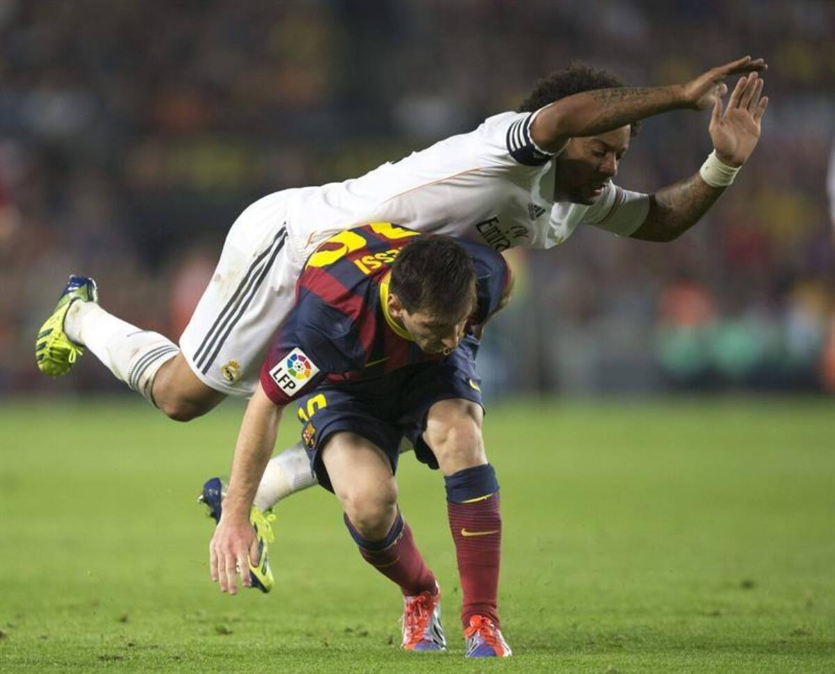 El conjunto catalán derrotó 2-1 a Real Madrid, en el clásico de la fecha 10 en España. Los goles de Barcelona fueron de Neymar y Alexis Sánchez. Jesé descontó para Real Madrid.