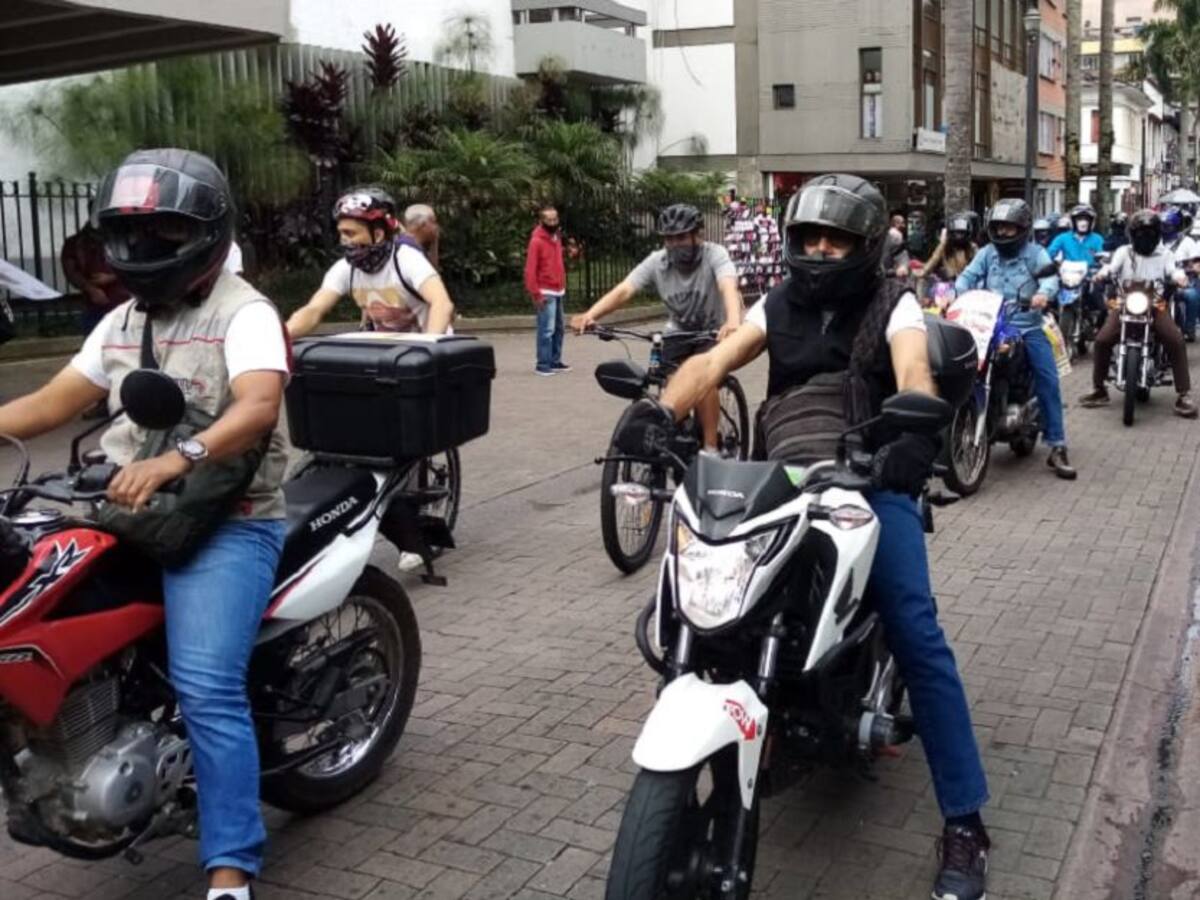 Se prohíbe en Manizales la circulación de parrillero en motocicletas