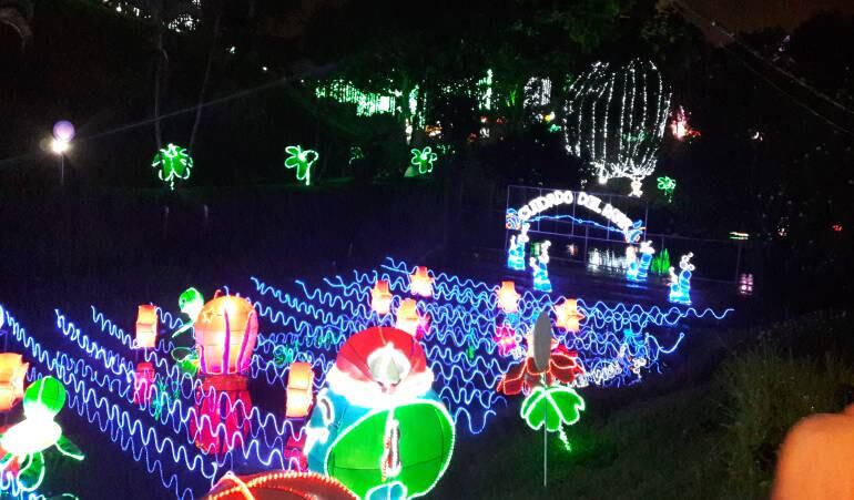 Desde las 5:20AM hasta las 9:00AM Toda la información local en Caracol Radio